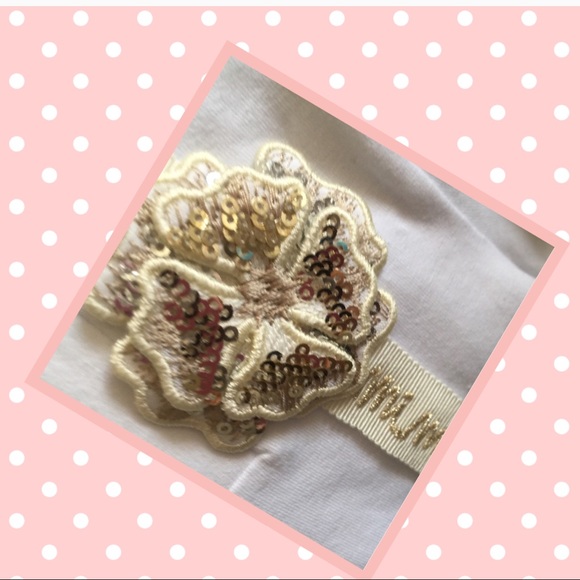 Mi mi sol top with sequin flower appliqués. - Picture 2 of 7